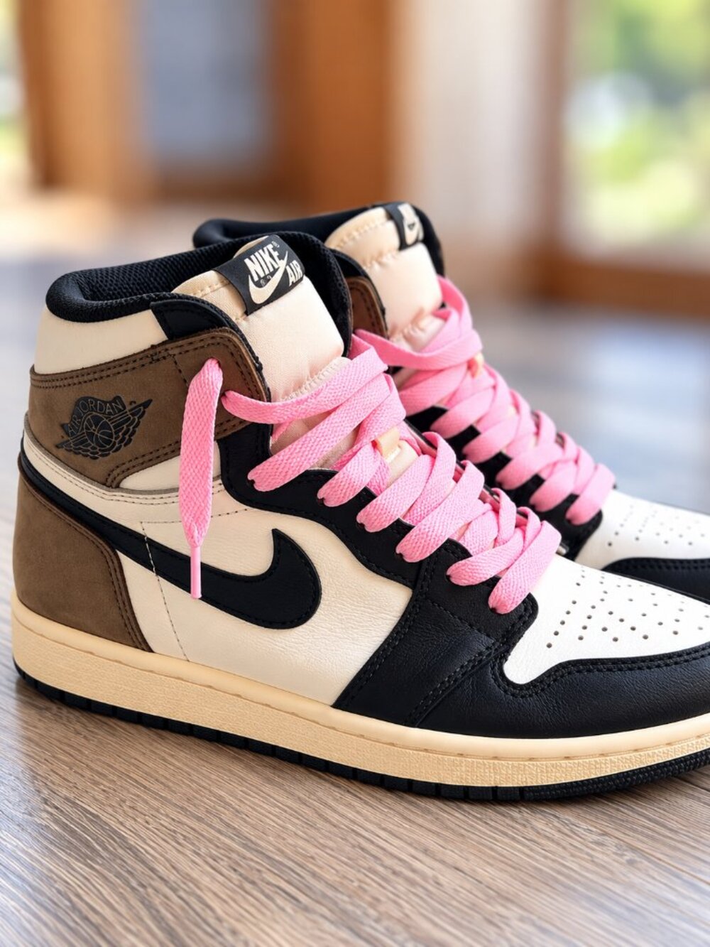 Nike Air Jordan 1 High OG Dark Mocha 2020 Men’s Size 8 Pink Laces 555088-105